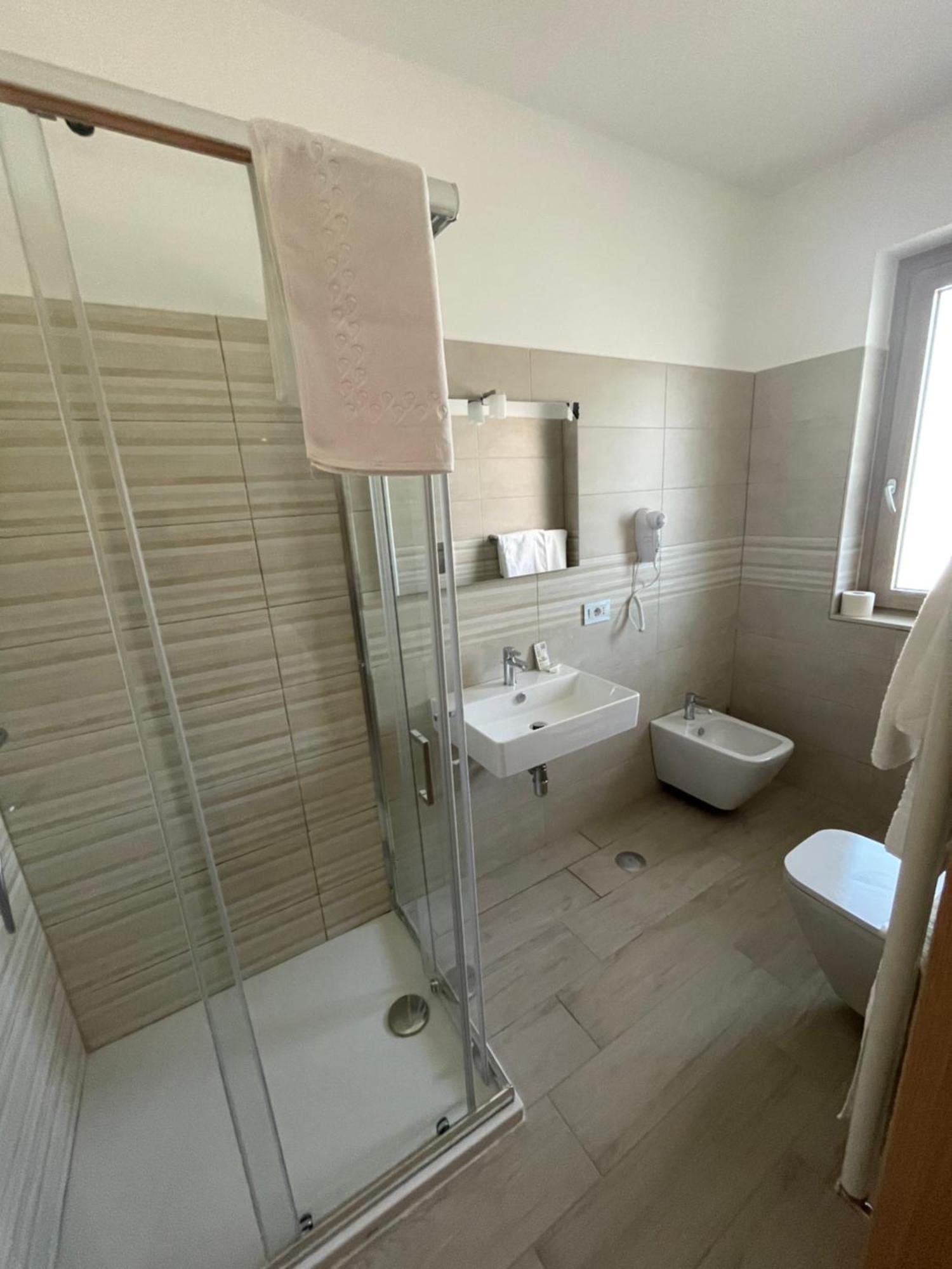 Fd Lorichella Hotell Lorica Exteriör bild