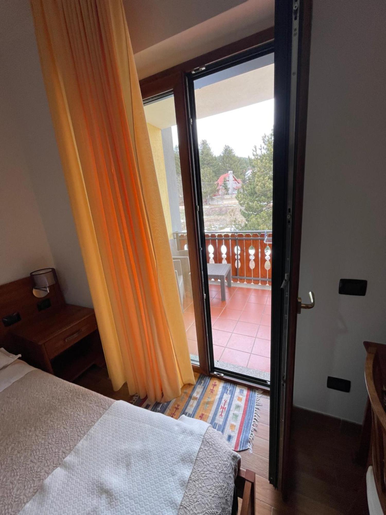 Fd Lorichella Hotell Lorica Exteriör bild