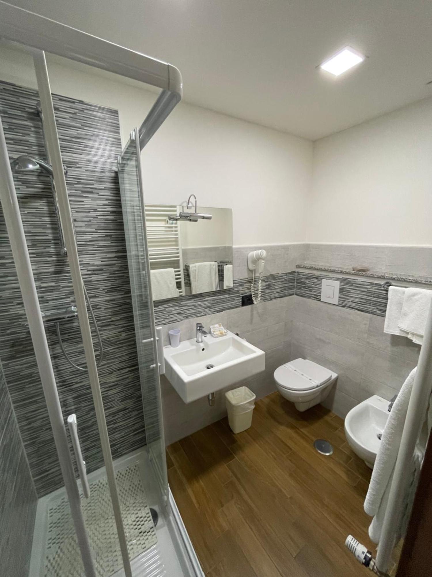 Fd Lorichella Hotell Lorica Exteriör bild